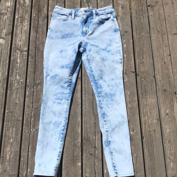 UNIVERSAL THREAD High Rise Light Acid Wash Jeans - Picture 4 of 10